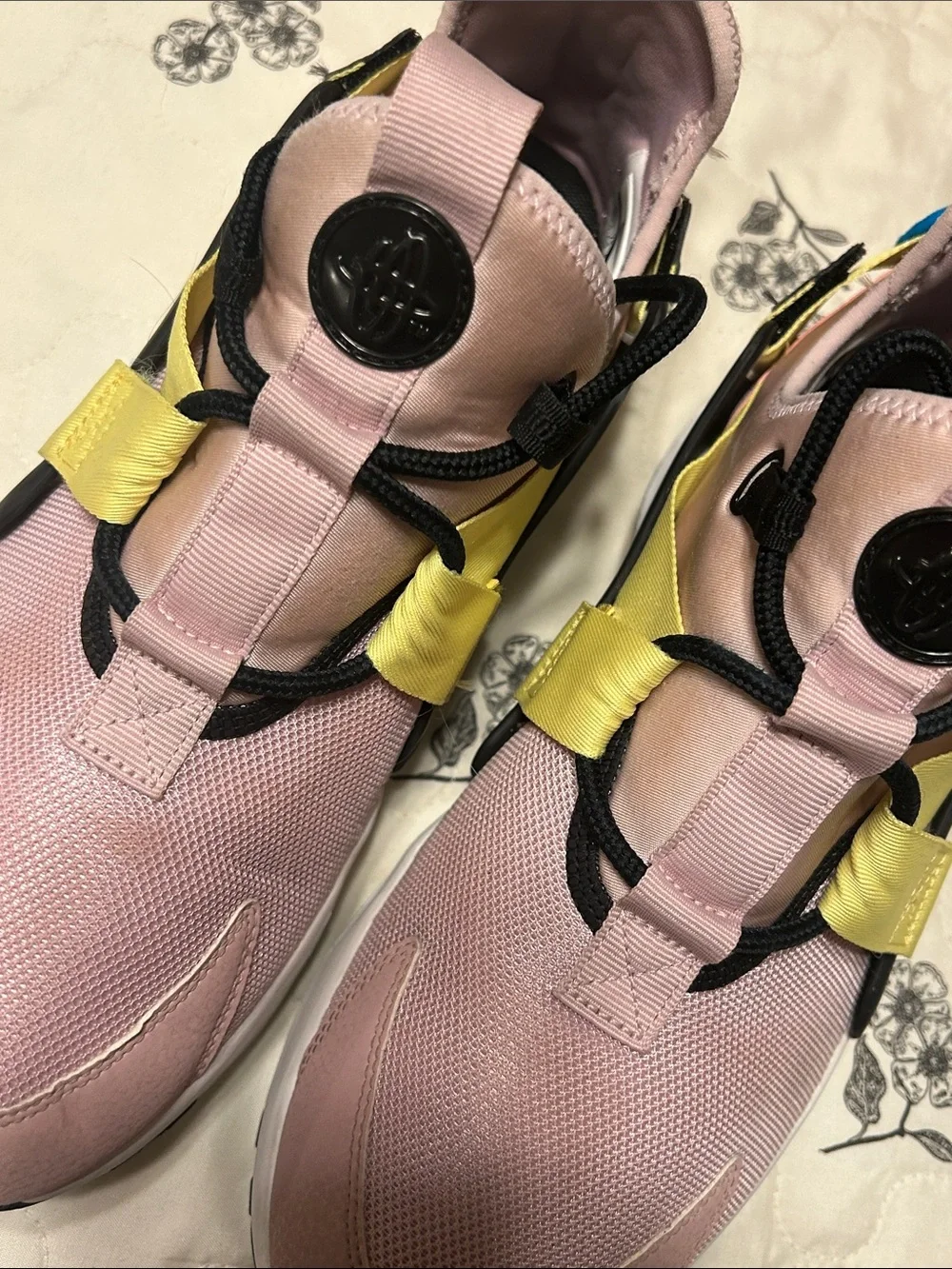 Nike Air Huarache city low plum chalk size 10 GUC - Picture 12 of 16